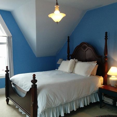 Fairmont House Bed & Breakfast Bed & Breakfast Mahone Bay Room photo