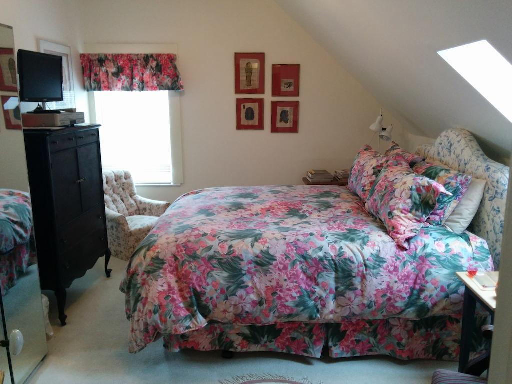 Fairmont House Bed & Breakfast Bed & Breakfast Mahone Bay Room photo