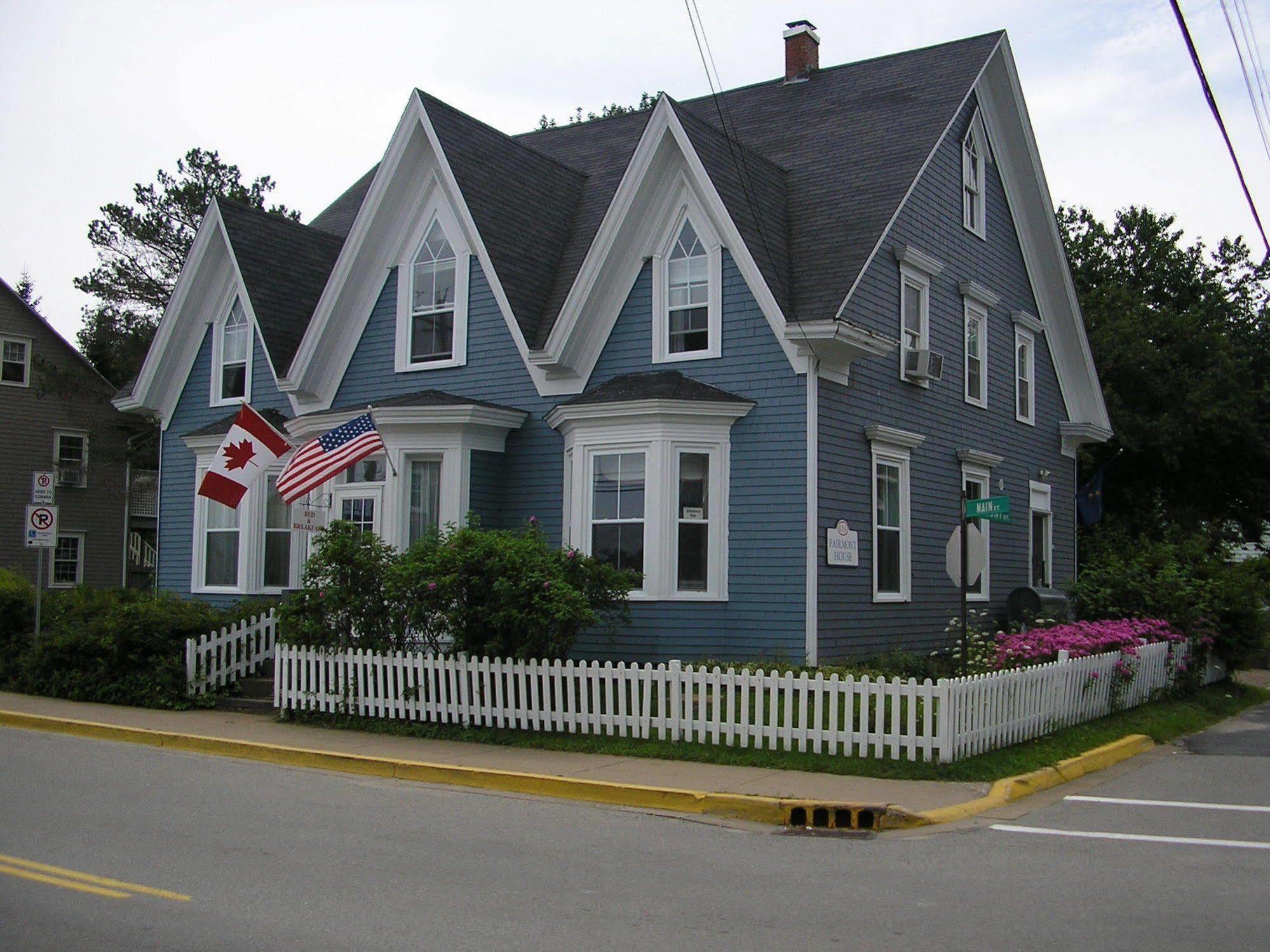 Fairmont House Bed & Breakfast Bed & Breakfast Mahone Bay Exterior photo